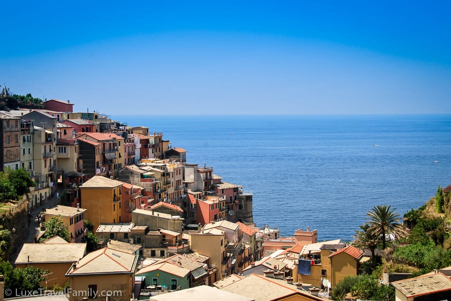 Beautiful houses in the seaside village of Manarola