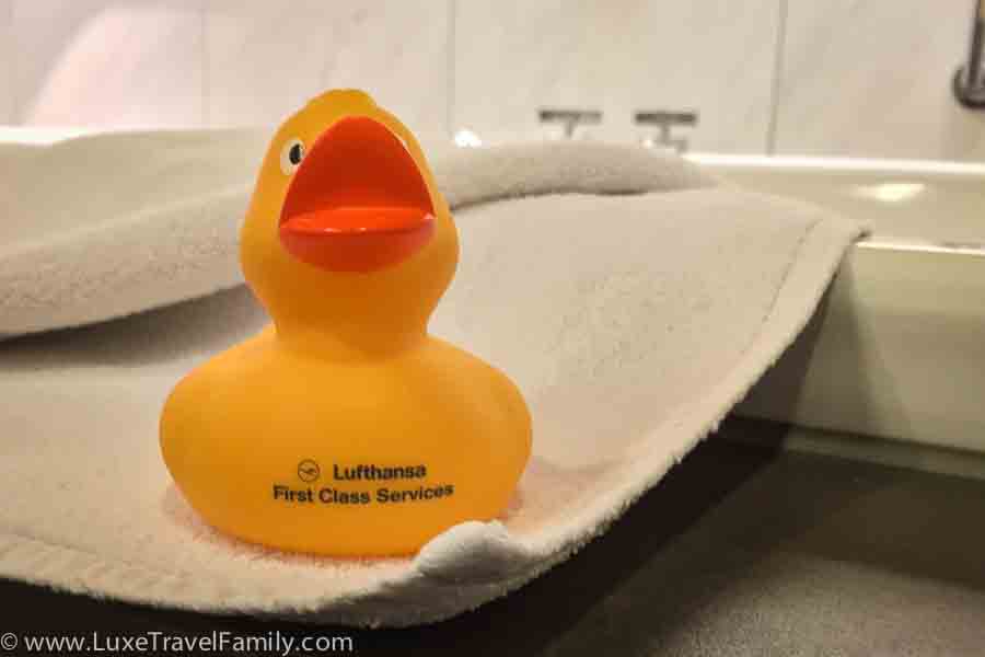 Lufthansa First Class Lounge spa bathrooms 