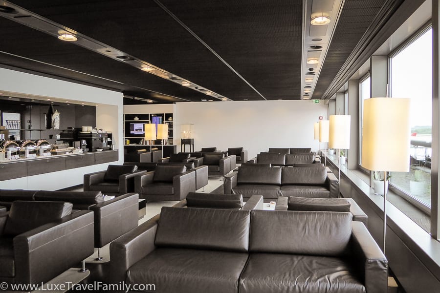 Dark grey leather sofas in the Swiss First Class Lounge in Zurich