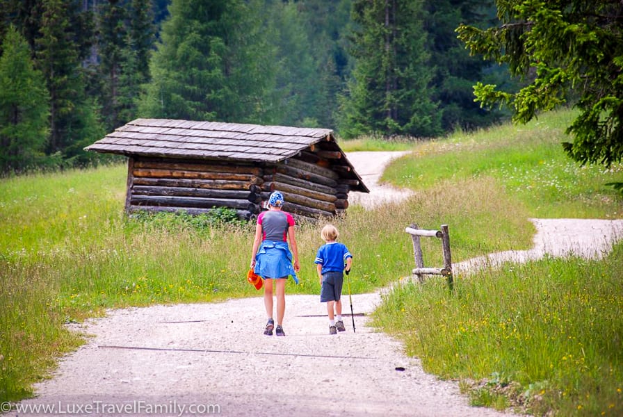 Family friendly hiking trail in the Dolomites