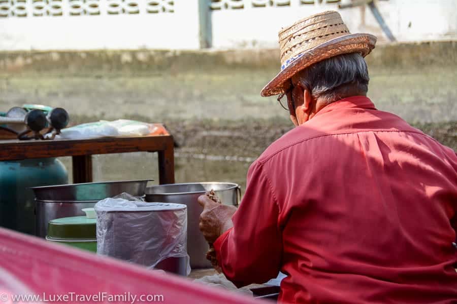 Sampan selling hot food Thonburi khlong