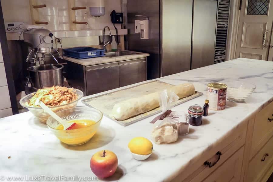 Apple Strudel Show at Café Residenz in Vienna