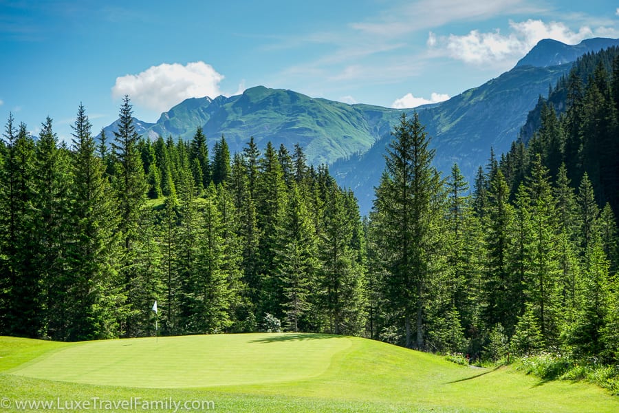 family-hiking-lech-golf-course