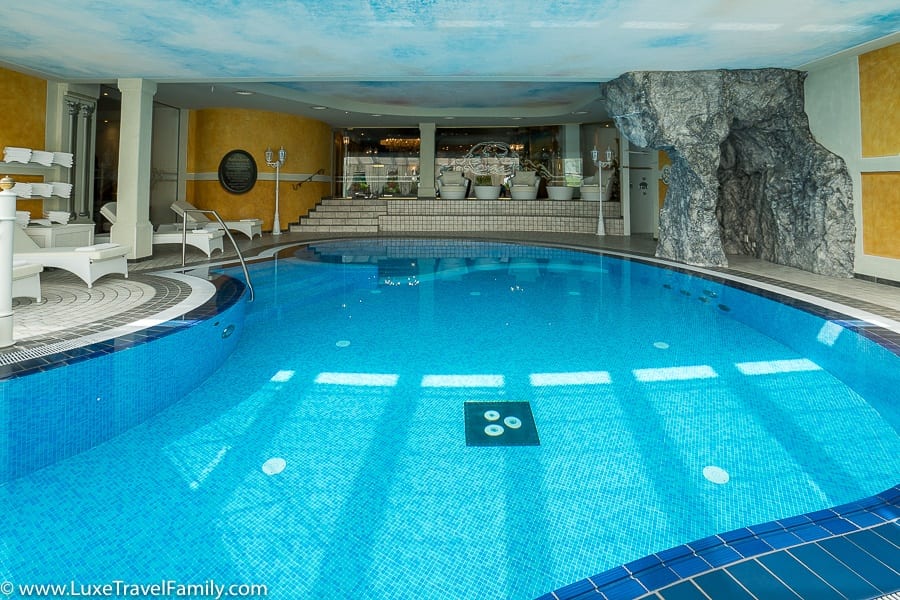 Burg Vital Resort Oberlech indoor pool