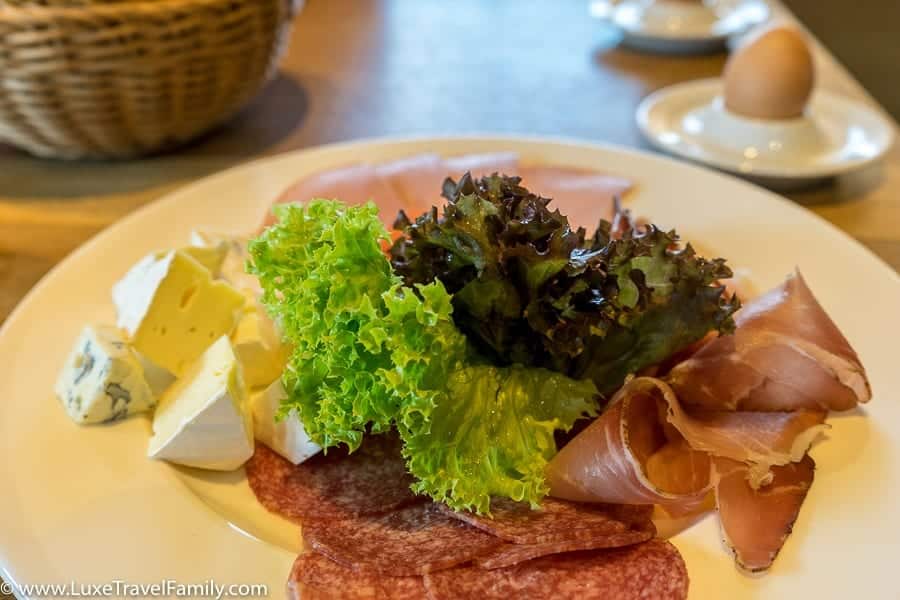 Frööd Restaurant Delightful breakfast for two 